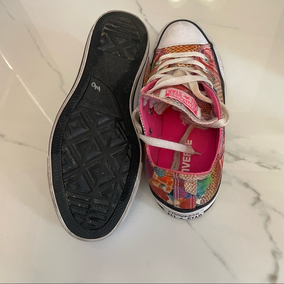 Converse Women's Chuck Taylor All Star Digital Floral Ox Basketball Shoe - Picture 9 of 11